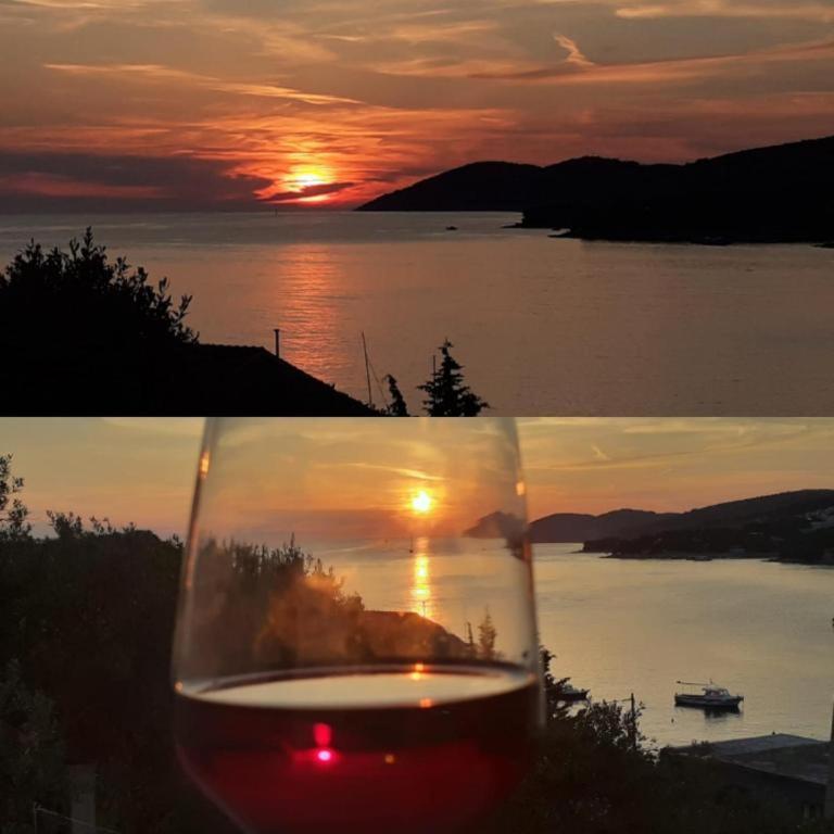 Sunset House With Seaview Appartement Hvar Town Buitenkant foto